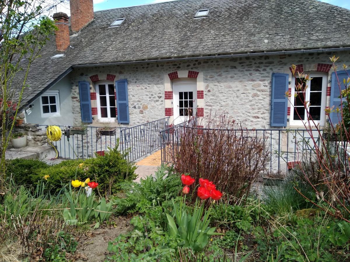 Bed and Breakfast Le Relais Des Capucines Largnac Exteriér fotografie